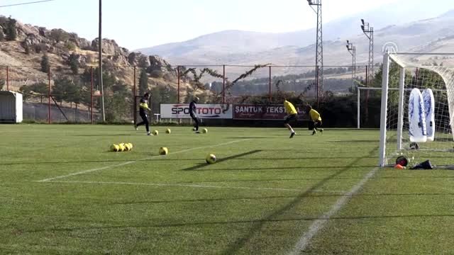 Yeni Malatyasporlu futbolcular galibiyete odaklandı