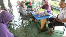Fish pedicures in Indonesia’s wet floor restaurant