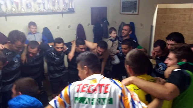 LE VESTIAIRE APRÈS LA VICTOIRE FACE À SAINT AGREVE