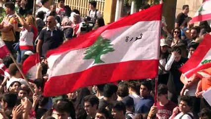 آلاف التلاميذ والطلاب يتظاهرون في مناطق لبنانية عدة في إطار الحراك الشعبي