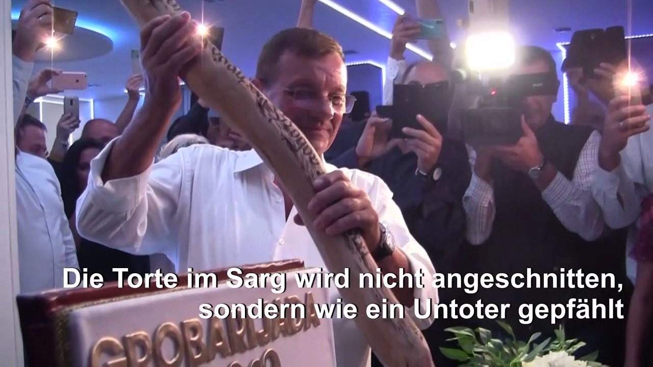 Serbische Bestatter feiern das Leben