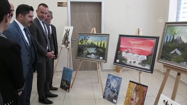 Dört duvar arasında çizilen resimler beğeni topladı - AĞRI