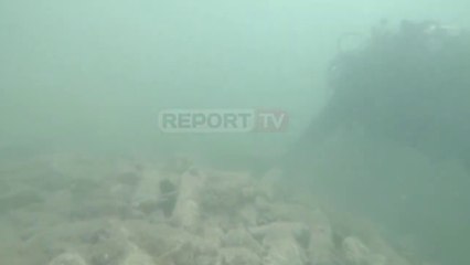 U hodhën në ‘97 Zhytësit zbulojnë predha dhe granata në Sarandë, rrezik për anijet dhe jahtet