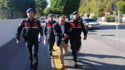 Turistlere sahte rapor düzenleyen ve uyuşturucu bağımlılarına hap satan doktor adliyede