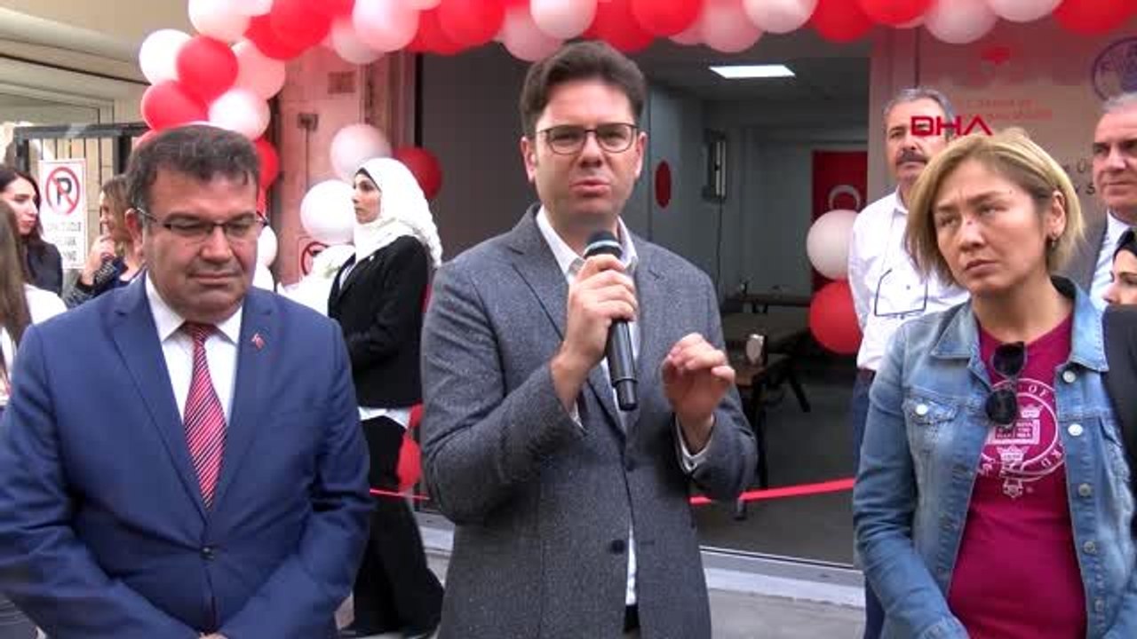 İzmir suriyeli ve türk kadınlar, kooperatif kurup midye satış yeri açtı