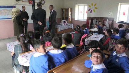 Bursa'dan Ağrı'daki köy çocuklarını ısıtan yardım