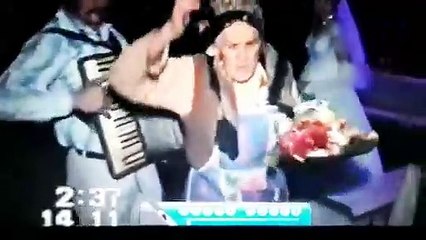 Dansul gaini la nunta parodie