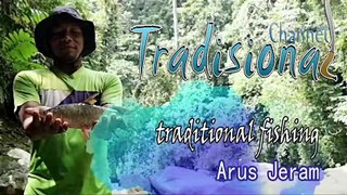 Tradisional- Fishing in the Flowing Stream River - Fishing in waterfalls and rapids