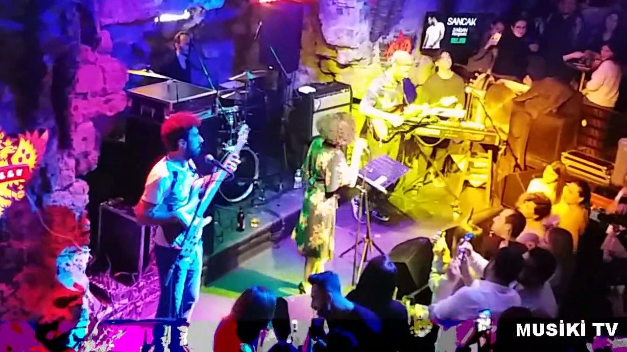 MELEK MOSSO - Ben Varım (Ayten Alpman cover) (Canlı/Konser) @Jolly Joker - HD