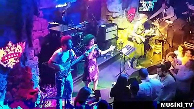 MELEK MOSSO - Namus (Sezen Aksu cover) (Canlı/Konser) @Jolly Joker - HD