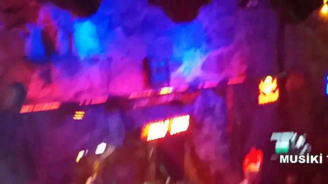 MELEK MOSSO - VURSALAR ÖLEMEM (YILDIZ TİLBE COVER)