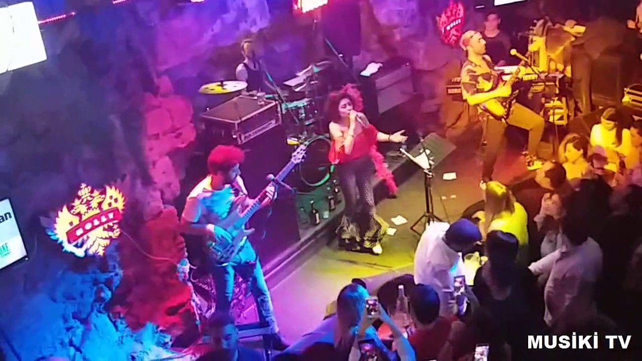 MELEK MOSSO - Adam (Sibel Alaş cover) (Canlı/Konser) @Jolly Joker - HD