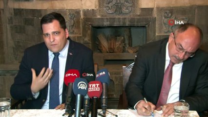 AP üyesi Zdechovsky'den evlat nöbeti tutan ailelere destek