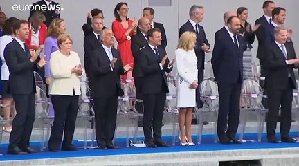 Emmanuel Macron: "La Nato? Ormai è in stato di morte cerebrale"