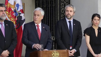 Piñera endurece el tono frente a protestas que siguen en expansión en Chile