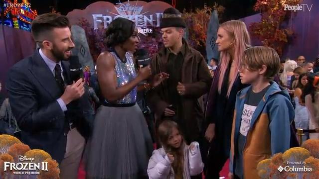 Ashlee Simpson and Evan Ross on Their “Magical” Date Night with Family to ‘Frozen 2’