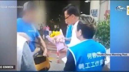 Carrie Lam Kutuk Penusukan Politikus Pro-Tiongkok