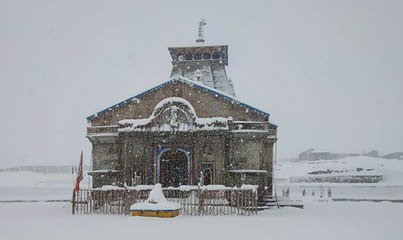 Watch: Kedarnath receives fresh snowfall | OneIndia News