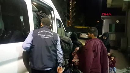 İzmir'de göçmen kaçakçılarına şok operasyon
