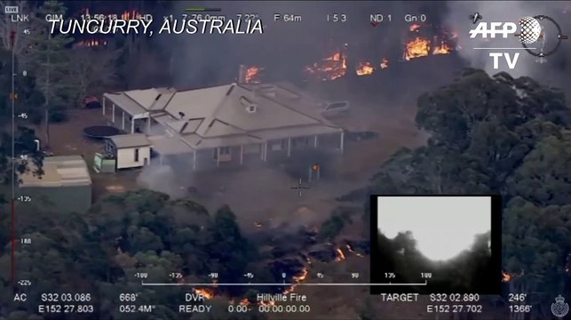 Bushfires wreak havoc in Australia's east