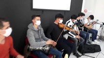70 çocuk maskesini taktı, lösemili çocuklara destek için söyledi