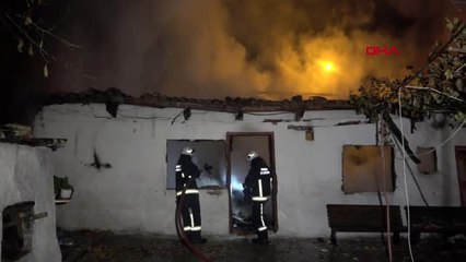 Bursa evin deposunda çıkan yangın korkuya neden oldu