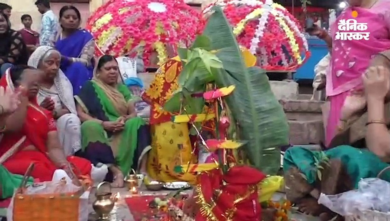 श्रद्धालुओं ने लगाई आस्था की डुबकी