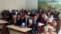 Öğrencilerden köy okullarına kitap desteği