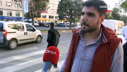 Yayaya yol vermedi, ceza almamak için sürücülere lokum ikram etti