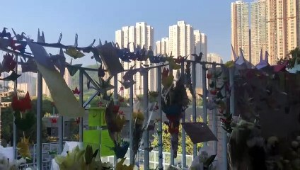 وفاة طالب كان سقط من مبنى متعدد الطبقات خلال اشتباكات في هونغ كونغ