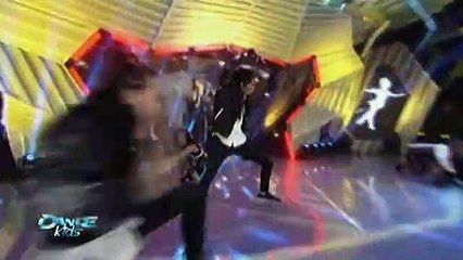 Alex G's opening number