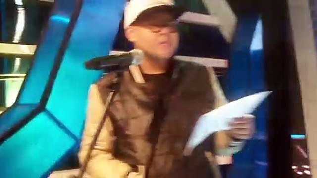 Pasilip sa Banana Sundae stage ilang minute bago magsimula ang show!