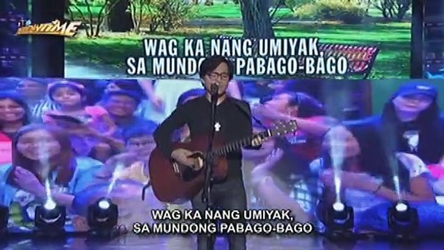Ebe Dancel sings Huwag Ka Nang Umiyak in Singing Mo To