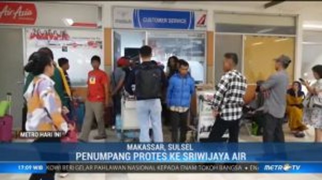 Penumpang Sriwijaya Air & Garuda Indonesia Terlantar