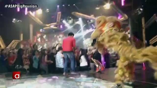 Teen King Daniel Padilla opens ASAP with a supah astig song number