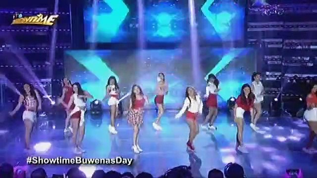 GirlTrends' sexy grooves on It's Showtime