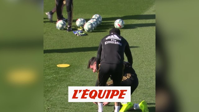 Sergio Ramos assomme un coéquipier lors d'un toro - Foot - WTF - Real