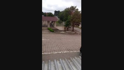 Policiais trocam tiros com assaltantes de banco na Grande Curitiba