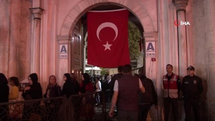 Mevlid Kandili'nde Eyüp Sultan Camii doldu taştı