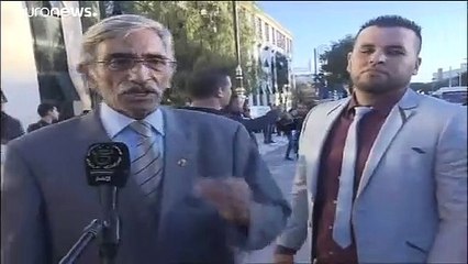 شاهد: مظاهرات خجولة مؤيدة للعسكر والحكومة في الجزائر