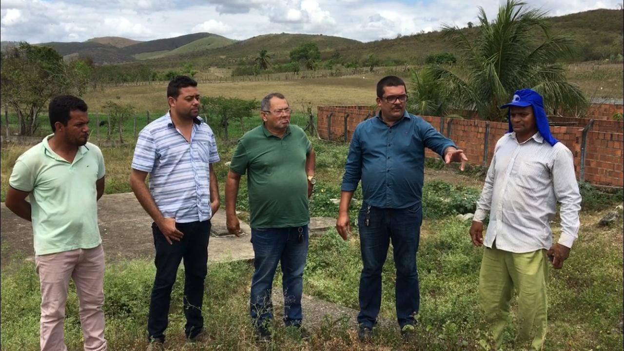 Vereadores de Itambé denunciam esgoto no distrito de Quebec em Itambé