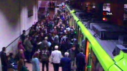 Bursa'da metro seferleri kalp krizi geçiren yolcu için durdu