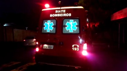 Mulher cai, fica ferida e é atendida pelo Siate