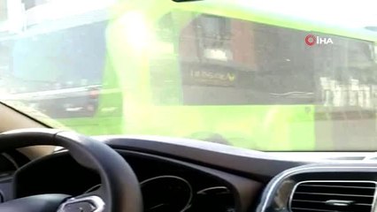 Lise öğrencilerinin tehlikeli kaçışı kamerada