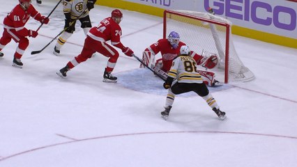 Jonathan Bernier makes a spectacular glove save on David Pastrnak