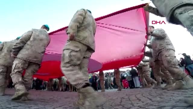 Erzurum'da binlerce kişi aziziye tabyaları'na yürüdü