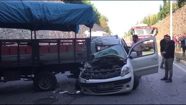 Ataşehir'de trafik kazası: 3 yaralı