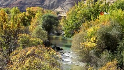Mimarisiyle Mostar Köprüsü'ne benzetilen Tağar Köprüsü'nde sonbahar şöleni
