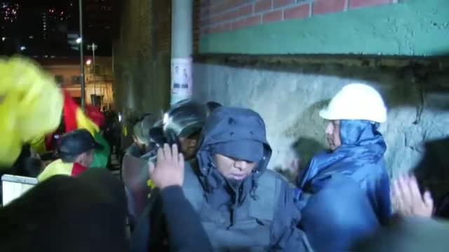 Crece la tensión en Bolivia tras los motines de varias unidades policiales