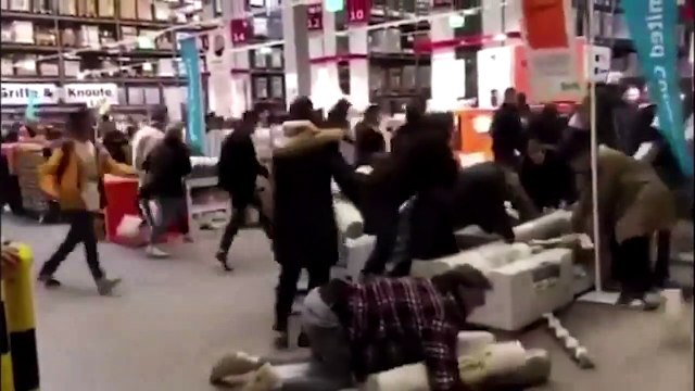 Markerad, la collection Ikea x Virgil Abloh provoque des cohues monstrueuses